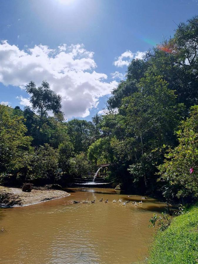 Sarandy Hotel Eco Parque Paraiba do Sul Bagian luar foto